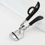 Eyelash curler